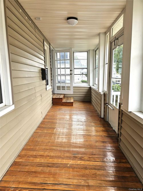 fl-2nd-5 1st Ave, East Rockaway, NY, 11518-1907 | Card Image