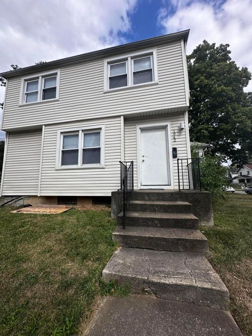 1088 E 22nd Ave, Columbus, OH, 43211-2106 | Card Image