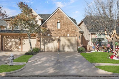 8915 Summer Ash Ln, Sugar Land, TX, 77479-5484 | Card Image