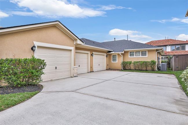 7515 Langley Rd, House other with 4 bedrooms, 4 bathrooms and 3 parking in Spring TX | Image 5