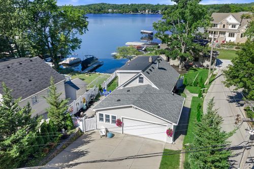 S68W18031 Island Dr, Muskego, WI, 53150-9606 | Card Image