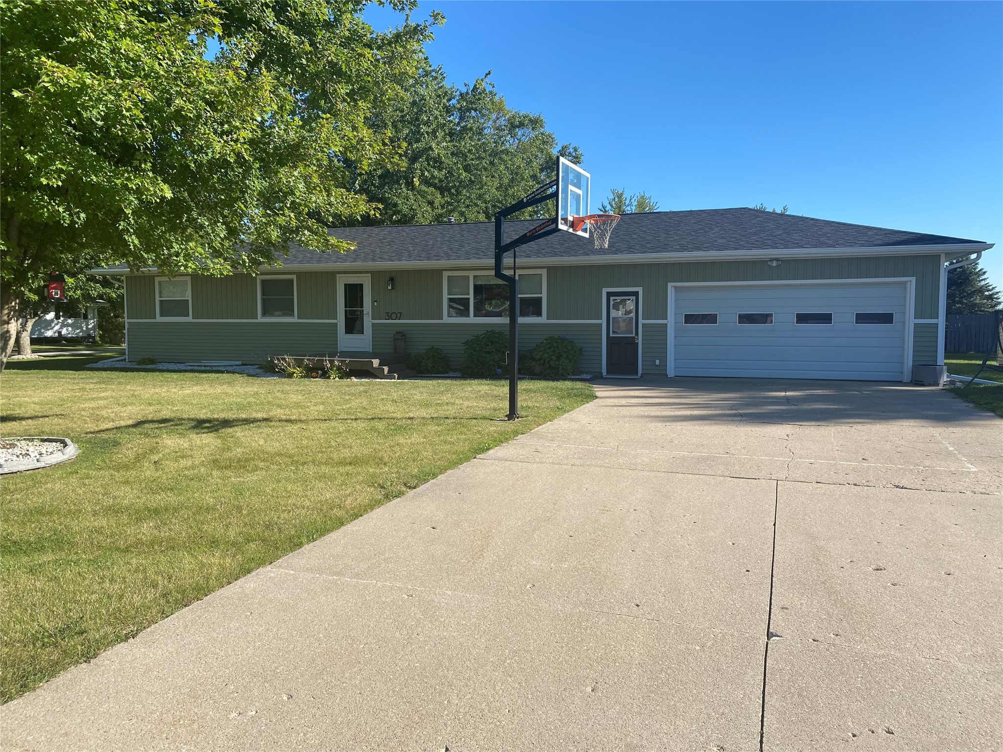 Meadow Lane Dr, Montezuma, IA 50171