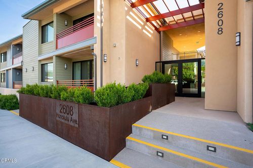 208-2608 Honolulu Ave, Montrose, CA, 91020-1764 | Card Image