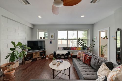 apt-2-2608 E 6th St, Austin, TX, 78702-3936 | Card Image