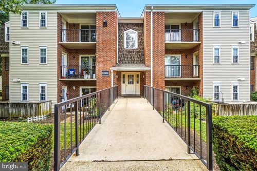 301-18328 Streamside Dr, GAITHERSBURG, MD, 20879-5230 | Card Image