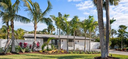 7701 Palm Dr, HOLMES BEACH, FL, 34217-1033 | Card Image