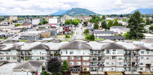215-9422 Victor St, Chilliwack, BC, V2P0B8 | Card Image