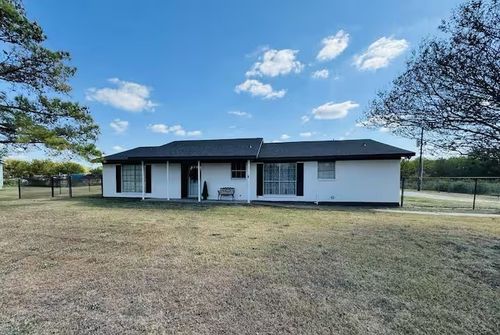 690 Sommerfeld Dr, Waco, TX, 76705-5054 | Card Image