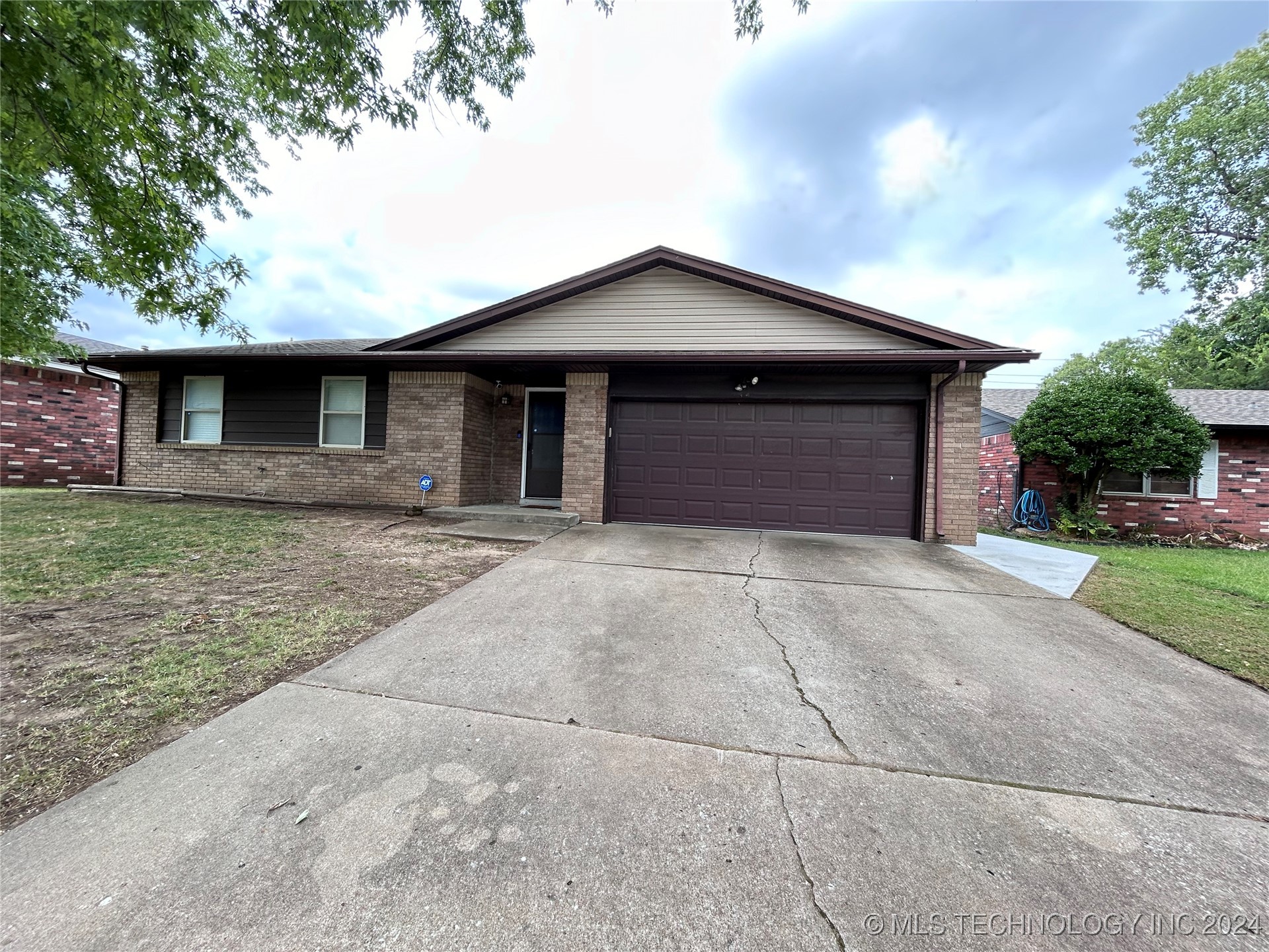 Walnut Ave, Broken Arrow, OK 74012