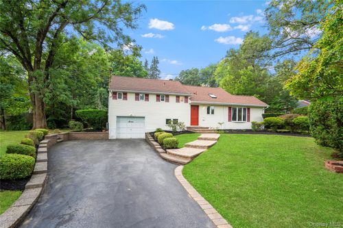 7 Meriden Pl, Huntingtn Sta, NY, 11747-1003 | Card Image