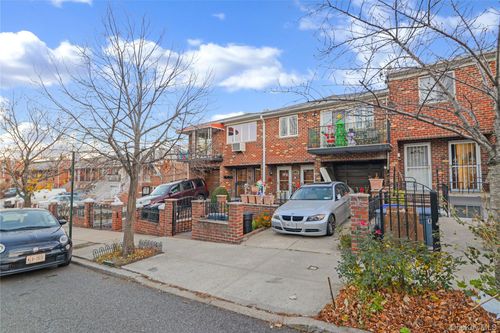 20-39 49th St, Astoria, NY, 11105 | Card Image