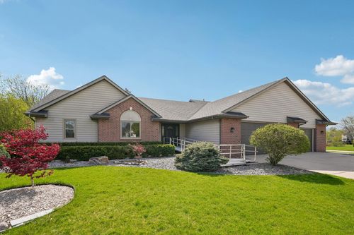 8108 E Ridge Dr, Pleasant Prairie, WI, 53158-2042 | Card Image