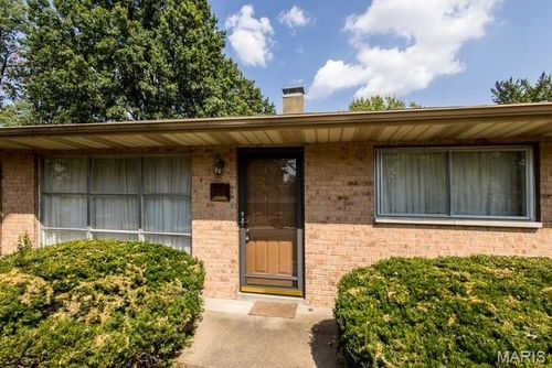 23 Country Squire Ln, Saint Louis, MO, 63146-5535 | Card Image