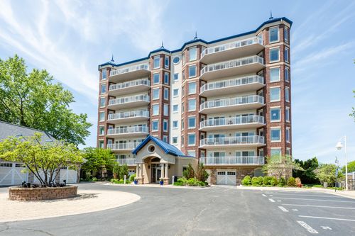 3b-200 Lake St, Saint Joseph, MI, 49085-2057 | Card Image