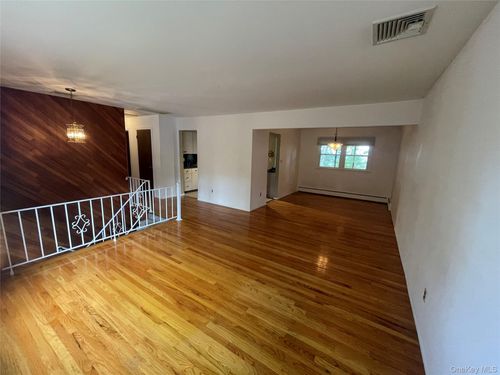 17 Woodrum Dr, Stony Point, NY, 10980-3101 | Card Image
