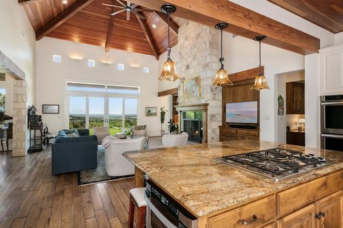 362 Kruse Hill Dr, Fredericksburg, TX, 78624-7987 | Card Image