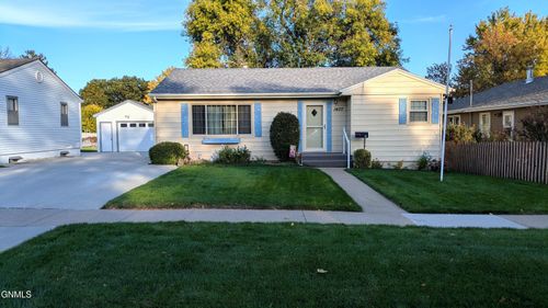 1407 15th Street N, Bismarck, ND, 58501 | Card Image
