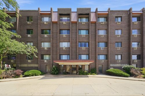 103w-4623 N Chester Ave, Chicago, IL, 60656-4201 | Card Image