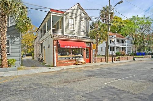 a-b-c-d-e-162 Spring St, Charleston, SC, 29403-6773 | Card Image