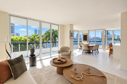 415-3530 Mystic Pointe Dr, Aventura, FL, 33180-4525 | Card Image