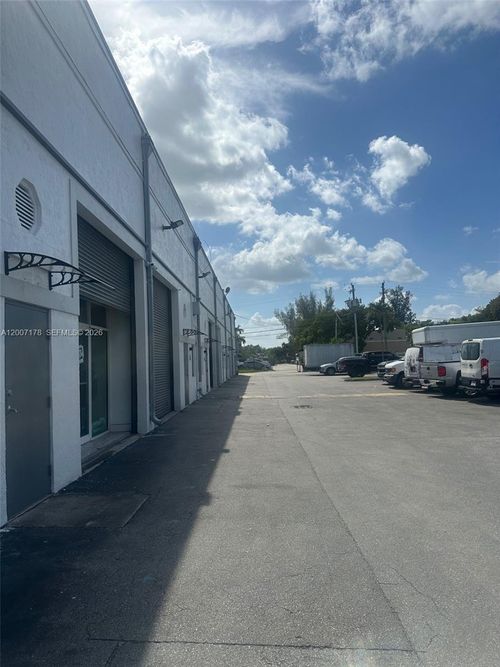 12101 Nw 98th Ave, Hialeah Gardens, FL, 33018-2944 | Card Image