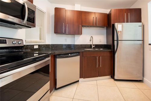 apt-205-4147 Stirling Rd, Davie, FL, 33314-7557 | Card Image