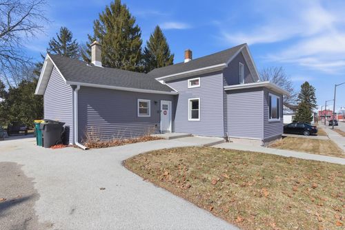 W208N16721 S Center Street, Jackson, WI, 53037 | Card Image