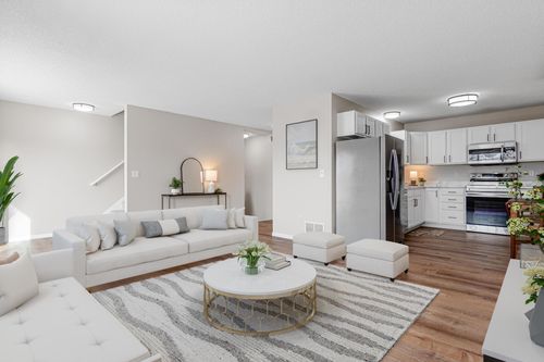 c-1579 County Road D E, Maplewood, MN, 55109 | Card Image