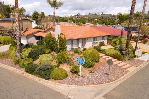 23720 Schooner Dr, Canyon Lake, CA, 92587-7464 | Card Image