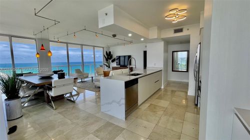 3208-6365 Collins Ave, Miami Beach, FL, 33141-9614 | Card Image