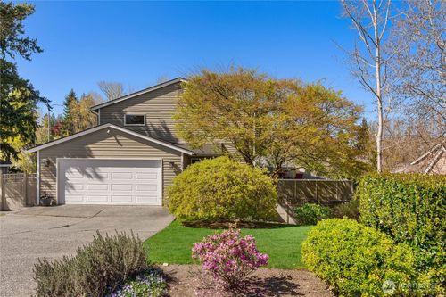 9630 Ne 35th Place, Clyde Hill, WA, 98004 | Card Image