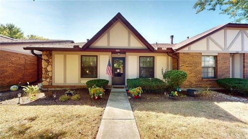 688 Pine Needles Dr, Washingtn Twp, OH, 45458-3386 | Card Image