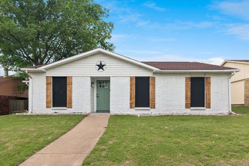 7426 Cloverglen Dr, Dallas, TX, 75249-1438 | Card Image