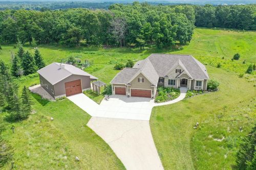 S106W36642 Saddle Ridge Drive, Eagle, WI, 53119 | Card Image