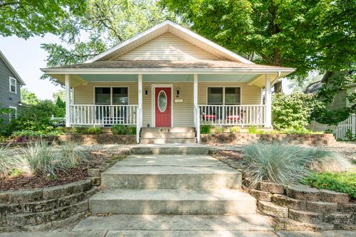 908 Wayne St, Saint Joseph, MI, 49085-1446 | Card Image