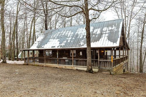 710 Twin Oaks Rd, Wellington, KY, 40387-8055 | Card Image