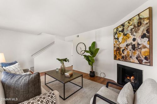 476 Serento Cir, Thousand Oaks, CA, 91360-1565 | Card Image