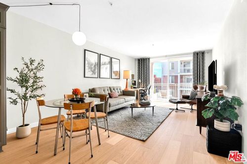 302-3740 Santa Rosalia Dr, Los Angeles, CA, 90008 | Card Image