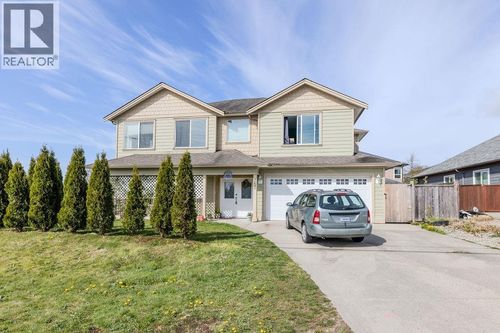 787 North Rd, Gibsons, BC, V0N1V9 | Card Image