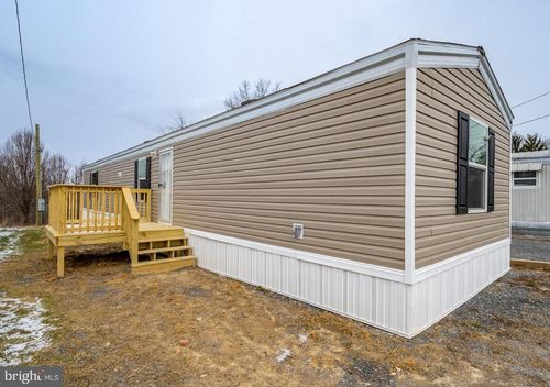 47 Saint Clairs Vlg, MORGANTOWN, WV, 26505-2591 | Card Image