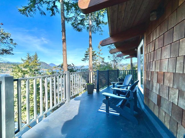 395 Skyline Drive, House other with 3 bedrooms, 2 bathrooms and 2 parking in Gibsons BC | Image 9