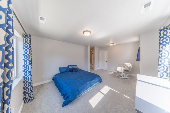 Master bedroom with attached ensuite | Image 13