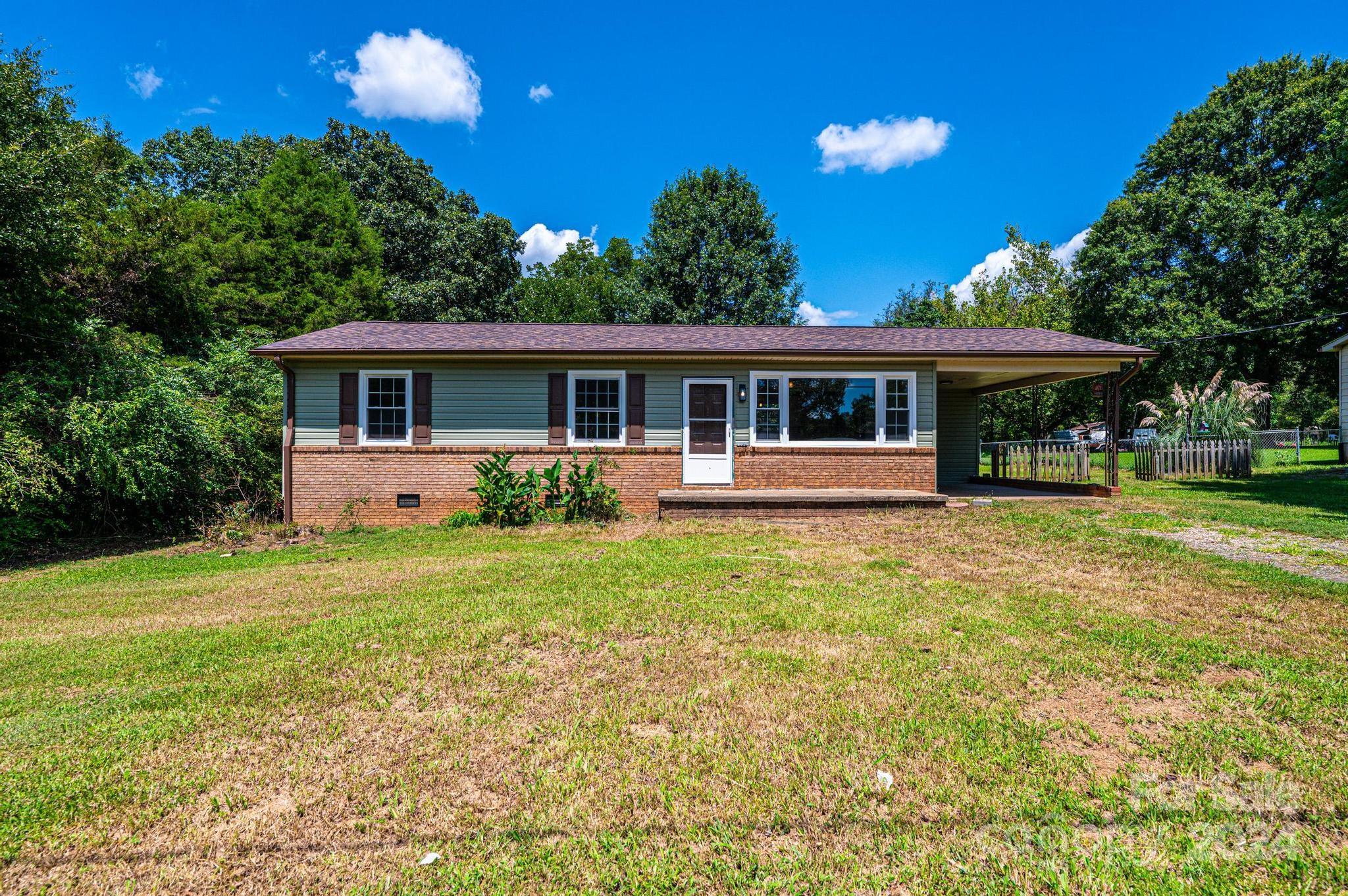 August St, Conover, NC 28613