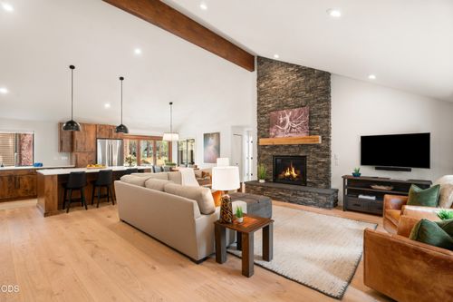 6-57448 Quartz Mountain Ln, Sunriver, OR, 97707-1540 | Card Image