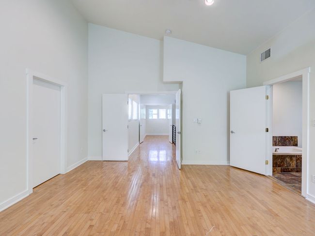 2 - 400 E 33 Rd St, Condo with 3 bedrooms, 3 bathrooms and 2 parking in Austin TX | Image 34