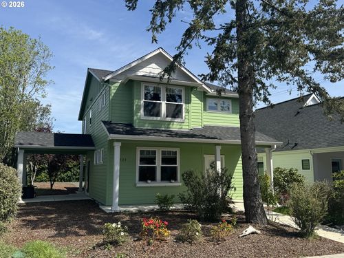 320 Oak St, Florence, OR, 97439-9663 | Card Image