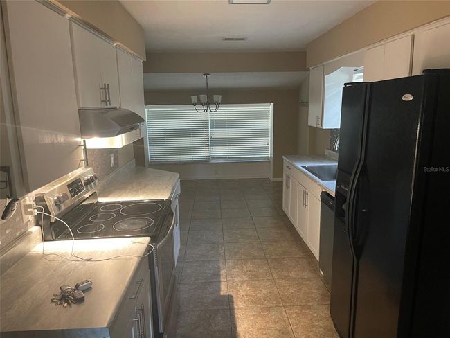 Kitchen from Front | Image 23