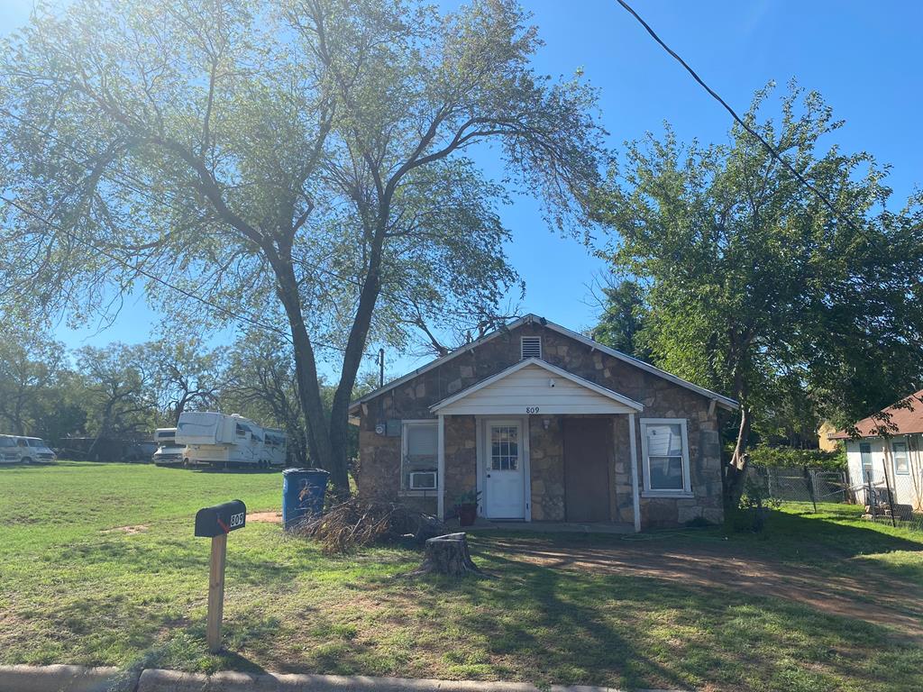 3rd St, Sweetwater, TX 79556
