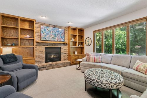 212 Geneva Blvd, Burnsville, MN, 55306-6468 | Card Image