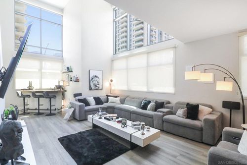 104-645 Front St, San Diego, CA, 92101 | Card Image